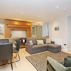 Apartamento Joivy Modern And Airy Flat On The Historic Royal Mile, Edimburgo