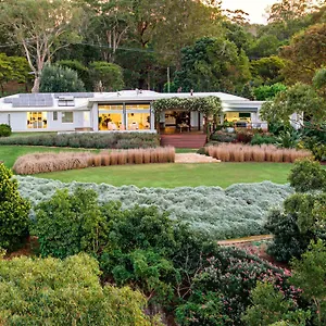 The Jasmine At - Photo Shoot Location Holiday home Montville